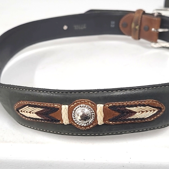 Beautiful Tony Lama gently worn leather belt size 32 in very good condition. - Picture 2 of 7
